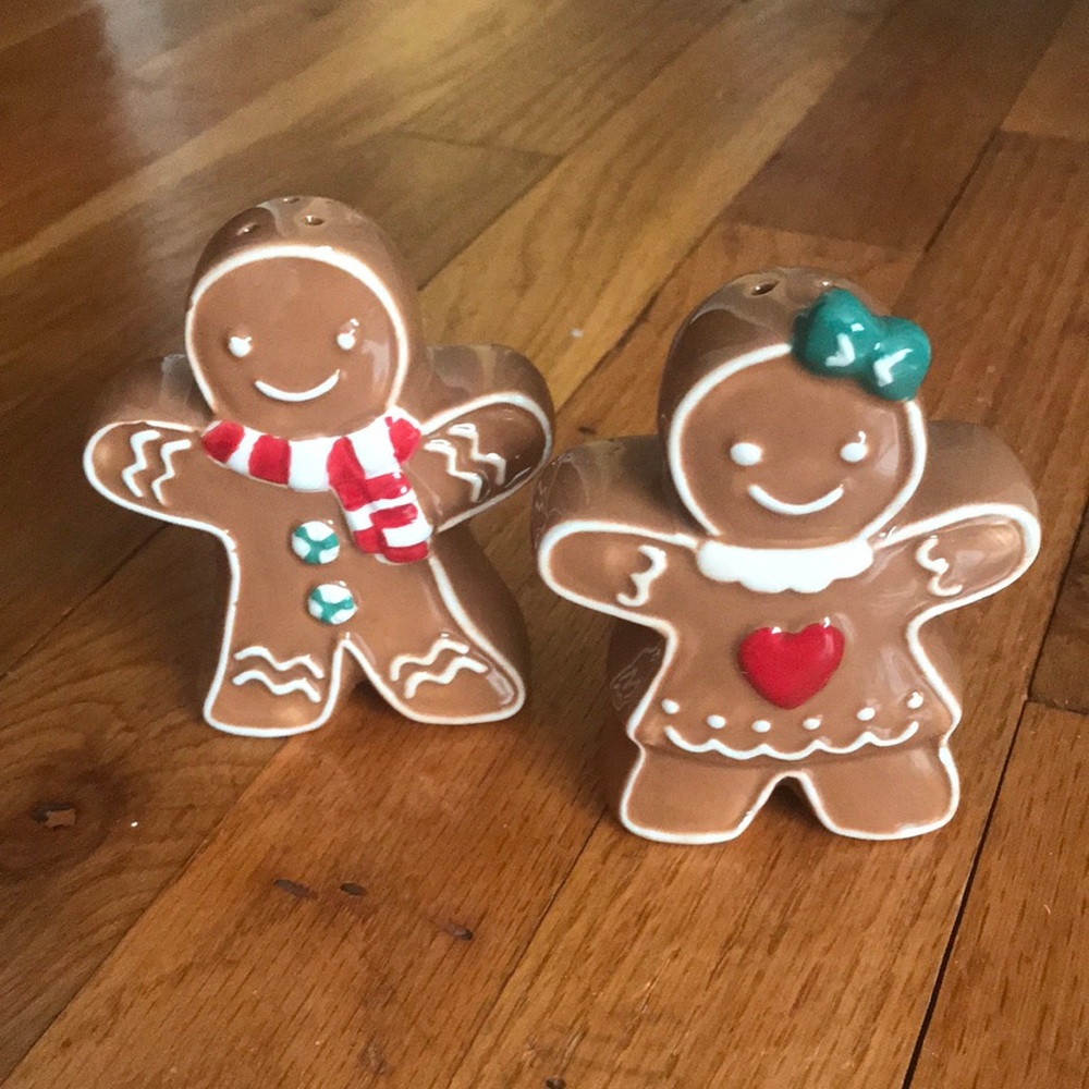 St. Nicholas Square Salt & Pepper Shakers